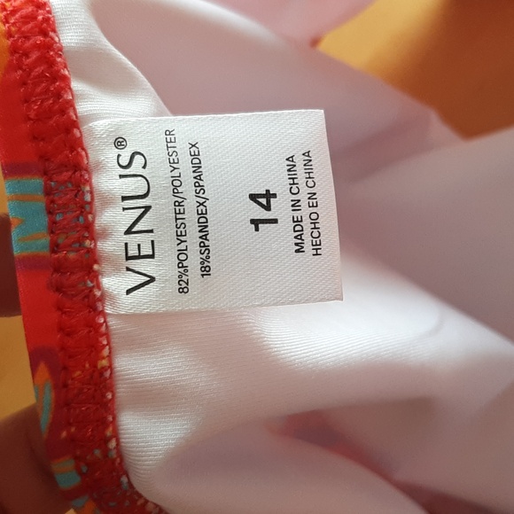 NWOT Venus bikini bottoms with free bonus top. - Picture 2 of 5